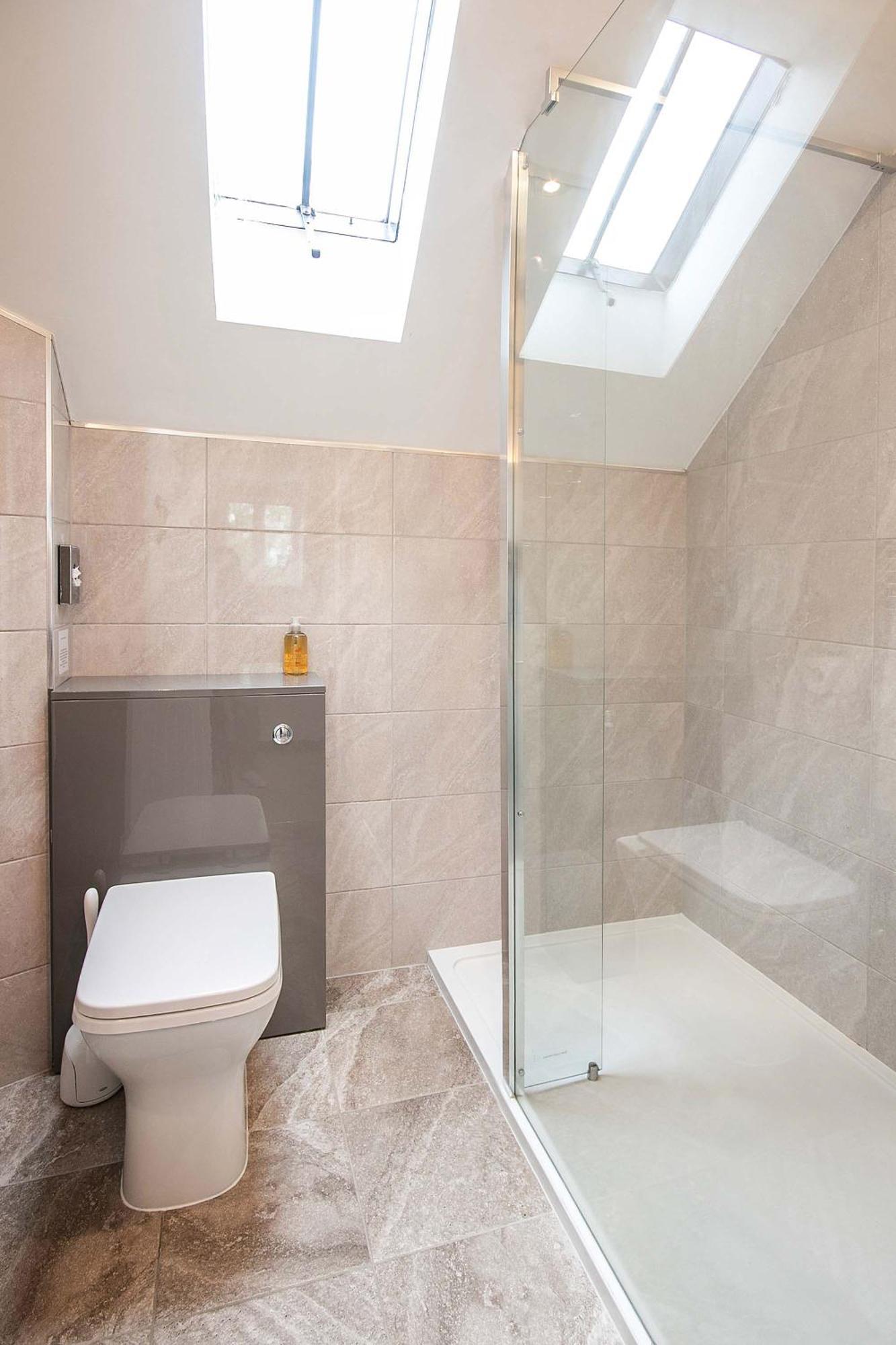 Coot Cottage - Holiday House With Fantastic Lake Views Somerford Keynes 外观 照片